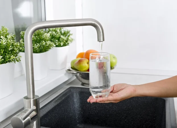 Agua del grifo y la regla de las cuatro horas que casi nadie conoce