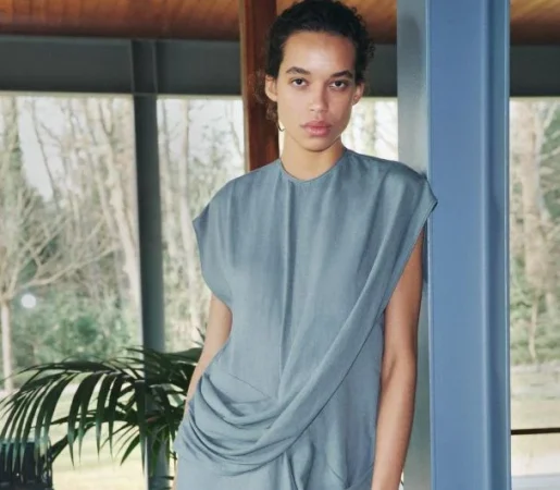 Con Zara y su colección vas a ser la invitada mejor vestida en esta temporada de BBC 5 Merca2.es 4. Colección de mezcla de lino con drapeed - € 80 en Zara