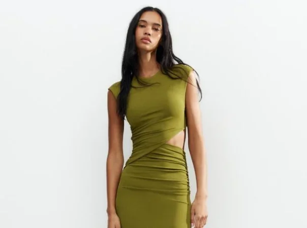 Con Zara y su colección vas a ser la invitada mejor vestida en esta temporada de BBC 8 Merca2.es 7. Vestido de colección ZW Long Cut Out - 30 € en Zara