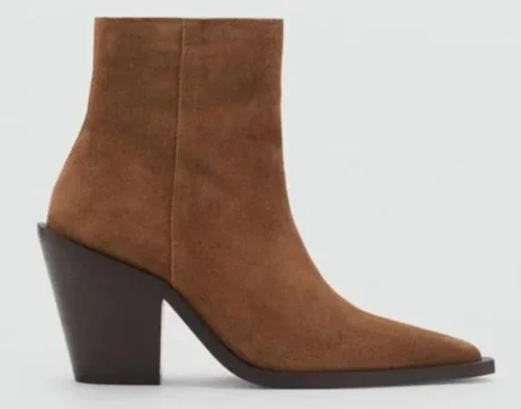 Estas son todas las novedades de Mango para esta primavera 79 Merca2.es Botines de serraje de Mango (59,99 euros)
