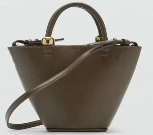 Estas son todas las novedades de Mango para esta primavera 10 Merca2.es Bolsa de bolos (39.99 euros)