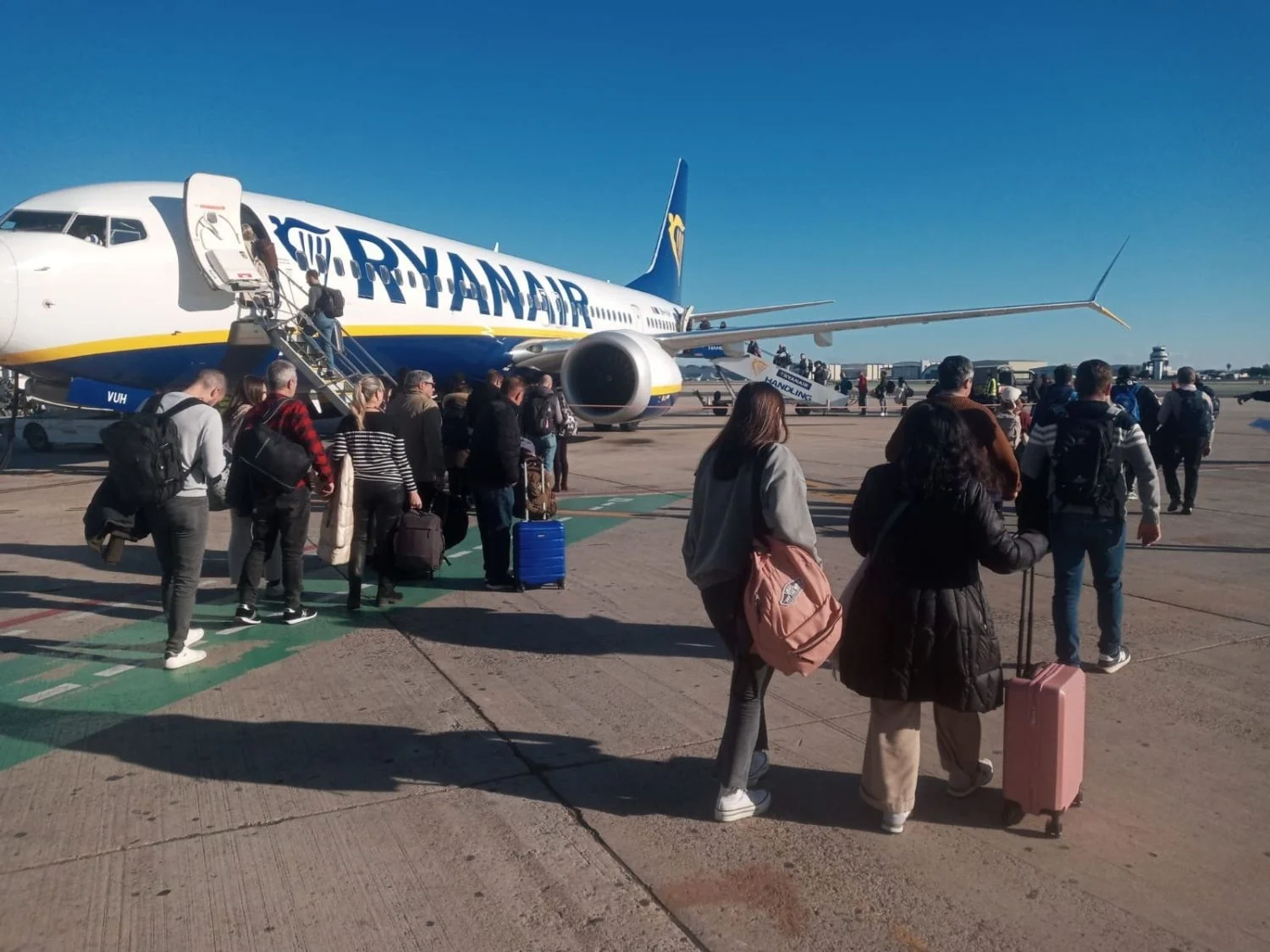Ryanair se pone en la mira de FACUA eliminando los billetes en papel
