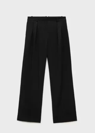 3. Pantalón recto tipo traje: es un clásico que nunca pasará de moda