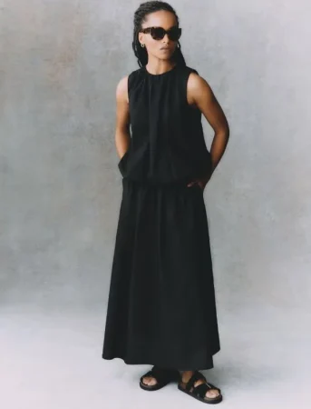13. Vestido estampado en flores largo (25€)