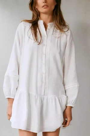 Vestido blanco midi con puntilla