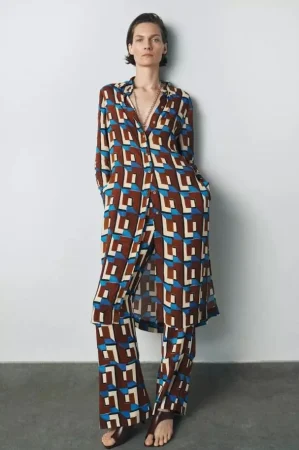 La camiseta larga estampada