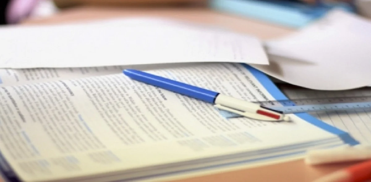 ¿Necesitas ayuda con tu TFG? Descubre cómo Universitarios en Apuros puede ayudarte