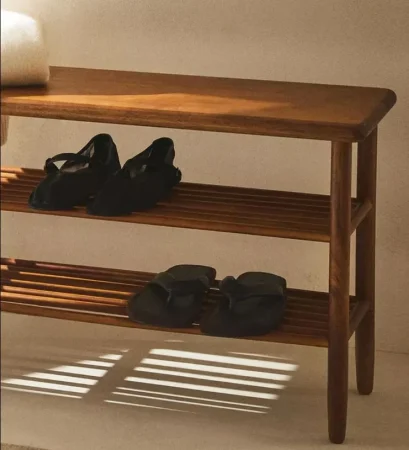 Zara Home tiene un amplio abanico de discretos zapateros para el recibidor de tu casa 1 Merca2.es El desafío del vestíbulo pequeño y estrecho ha sido resuelto por Zara Home