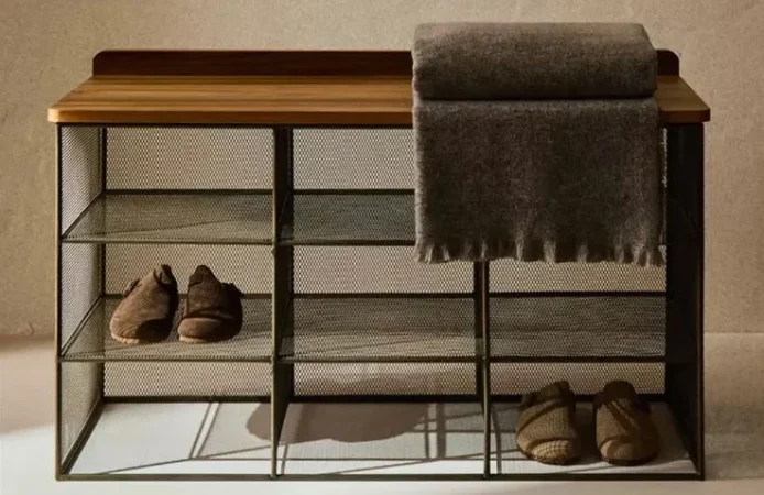Zara Home tiene un amplio abanico de discretos zapateros para el recibidor de tu casa 4 Merca2.es Otro zapatero estrecho que encontramos en Zara Home