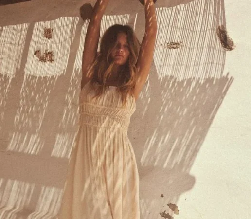 Zara está ya preparada para la primavera con su colección de vestidos clásicos 55 Merca2.es Vestido largo helénico - 29,95 €