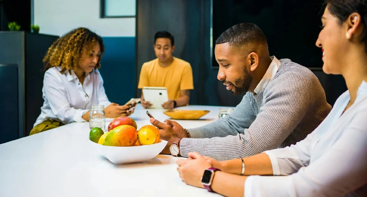 Fruta fresca y café de calidad: la combinación mágica que dispara la productividad en las oficinas
