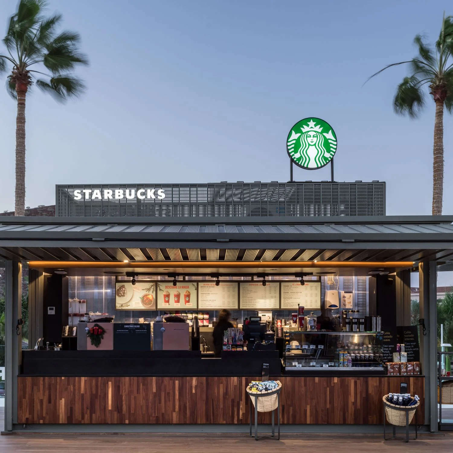 La recuperación de clientes para Starbucks pasa por introducir la IA y renovar tiendas