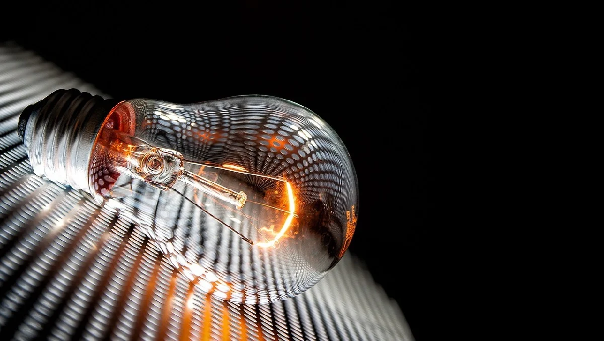 10 maneras fáciles de ahorrar en tu factura de la luz