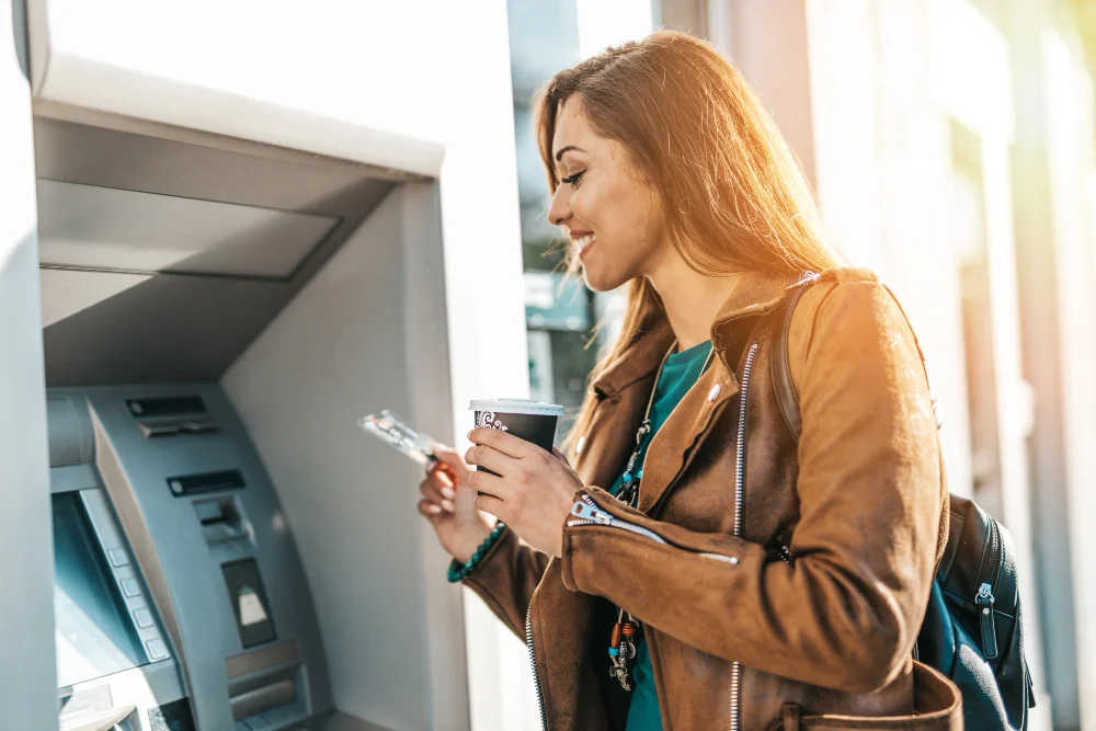 La OCU alerta sobre las comisiones ‘ocultas’ que tu banco te puede estar cobrando sin avisar