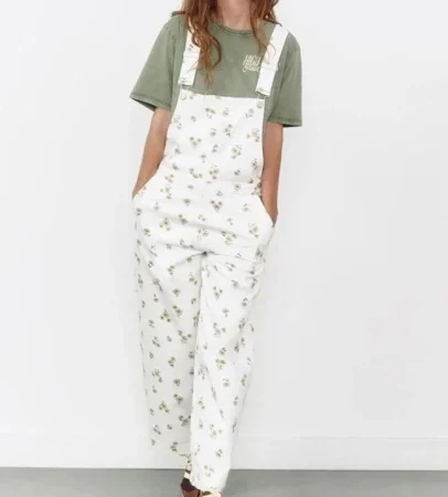 Peto denim con estampado de flores