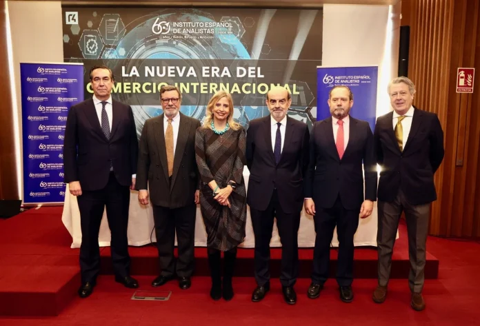 Foto La nueva era del comercio internaccional Instituto Español de Analistas