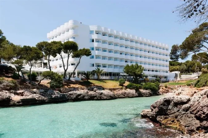 Baleares y Canarias se afianzan como atractivos de la inversión turística 1 Merca2.es Hoteld Merca2.es