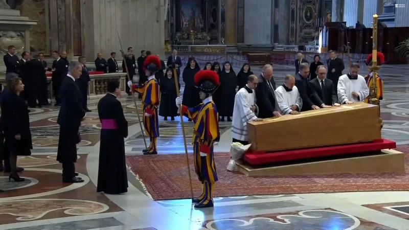 Pilar Eyre critica el encuentro entre la reina Letizia y Melania Trump 40 Merca2.es ¿Letizia es auténtica o demasiado distante?