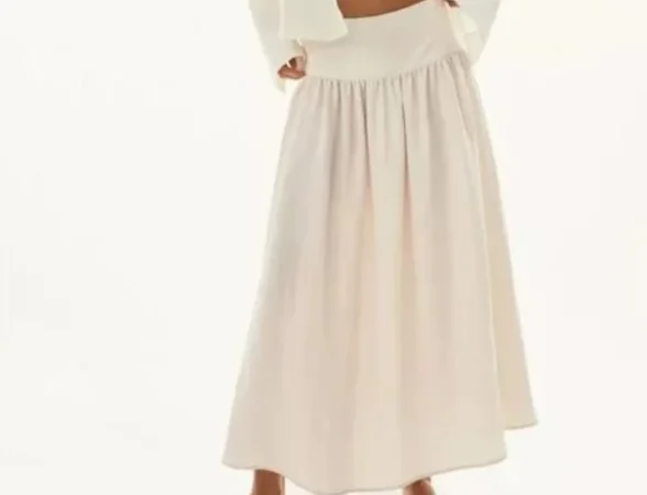Vestido con estampado de lunares (35,99 euros)