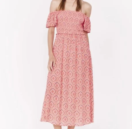9. Vestido midi Rosa escote espalda