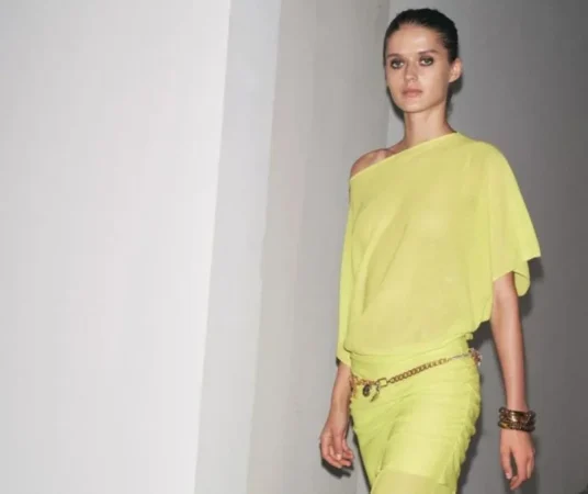 Mono halter satinado (39,95 euros)