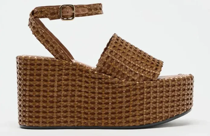 Sandalias con plataforma de cuero - € 55,95