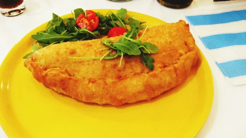 close up bread plate table Merca2.es
