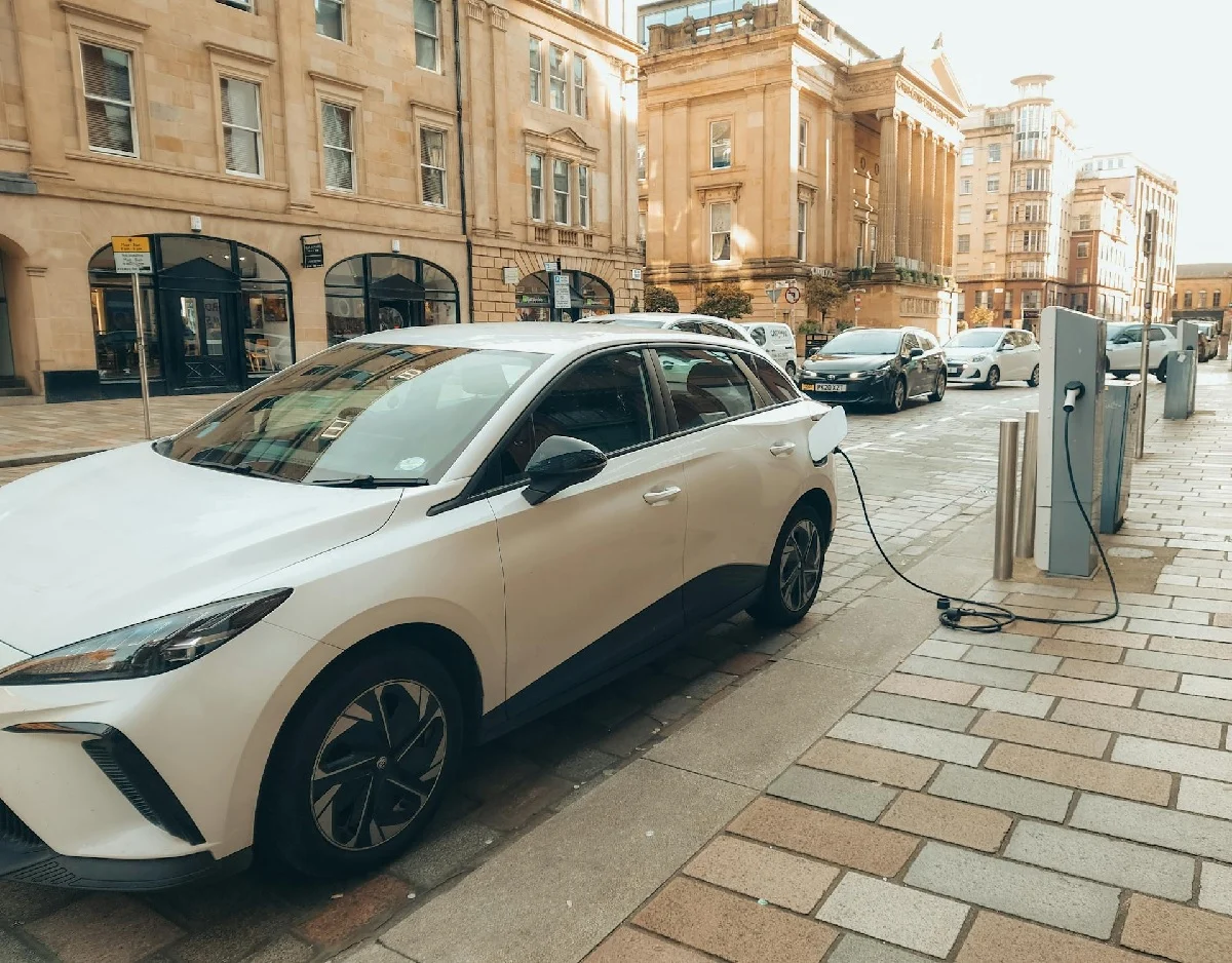 Las estaciones de recarga para coches eléctricos no son rentables en España