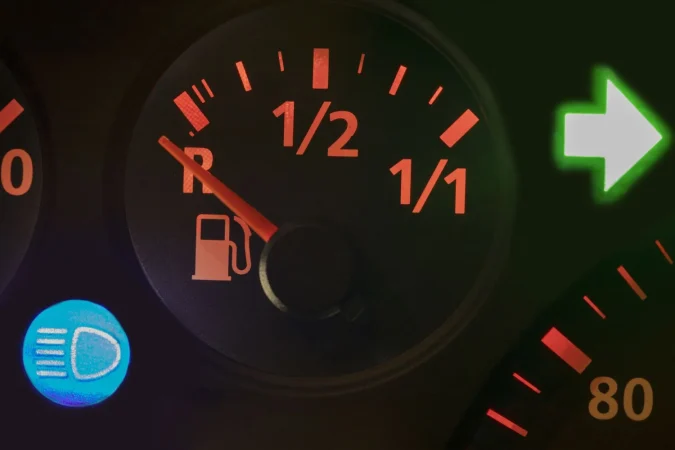 La advertencia 'silenciosa' de tu coche que nuca debes ignorar, y la ITV te obligará a volver 1 Merca2.es LA LUZ DE PRESIÓN DE ACEITE: UN INDICADOR CRUCIAL