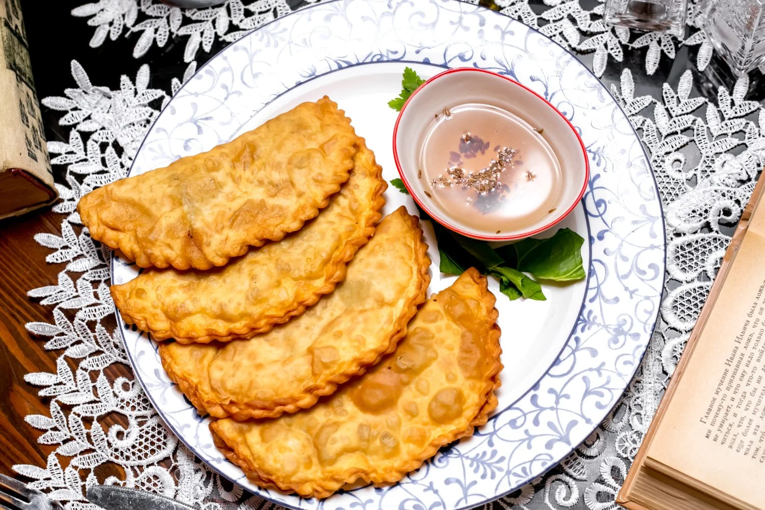 Empanadillas de bonito o atún: Un clásico de la cocina española