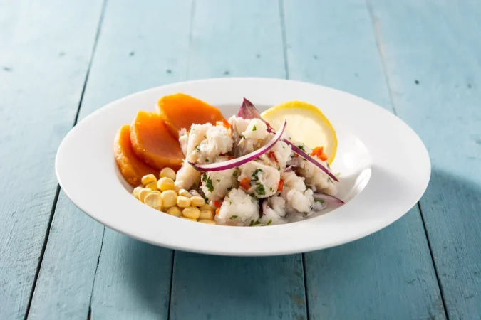 traditional peruvian ceviche with fish vegetables Merca2.es