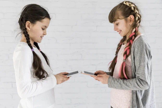 ¡Atención padres! Revelan que Meta es capaz de mantener conversaciones subidas de tono con menores 30 Merca2.es ¿Cómo funciona el objetivo 'chatbots'?