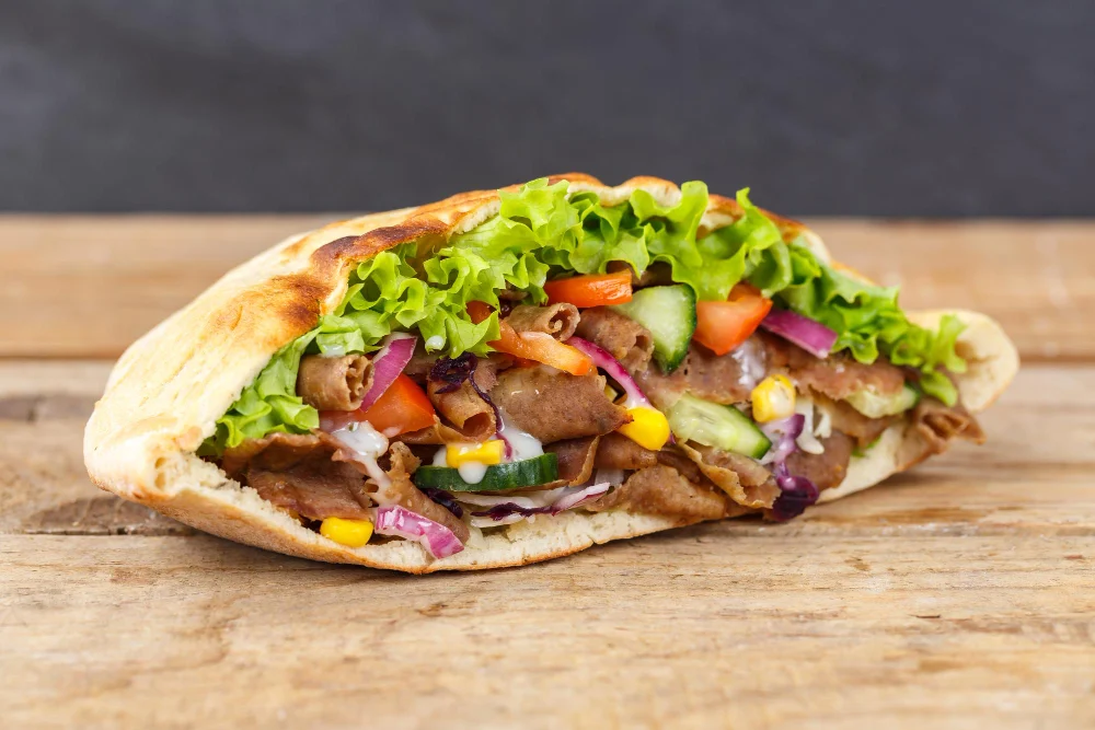 El mejor kebab de Madrid: Hemos probado 10 y este es el ganador indiscutible 2 Merca2.es JEKES KEBABS: EL NOMBRE QUE RESUENA CON SABOR A VICTORIA