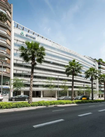 ¿Qué hay en los resultados de Almirall para que suba tanto en Bolsa? 2 Merca2.es Almirall HQ Merca2.es