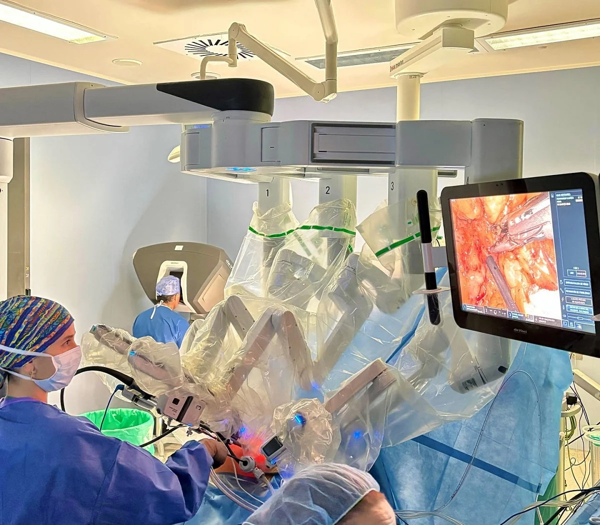 El Hospital Universitario Rey Juan Carlos supera las 3.000 intervenciones de cirugía robótica tras 12 años poniendo experiencia y equipamiento de vanguardia