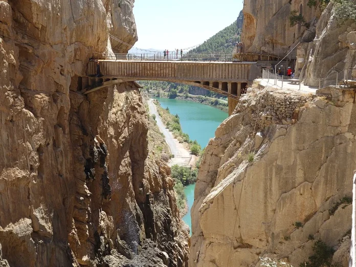 El desfiladero más peligroso de España que ahora puedes cruzar este verano, si te atreves