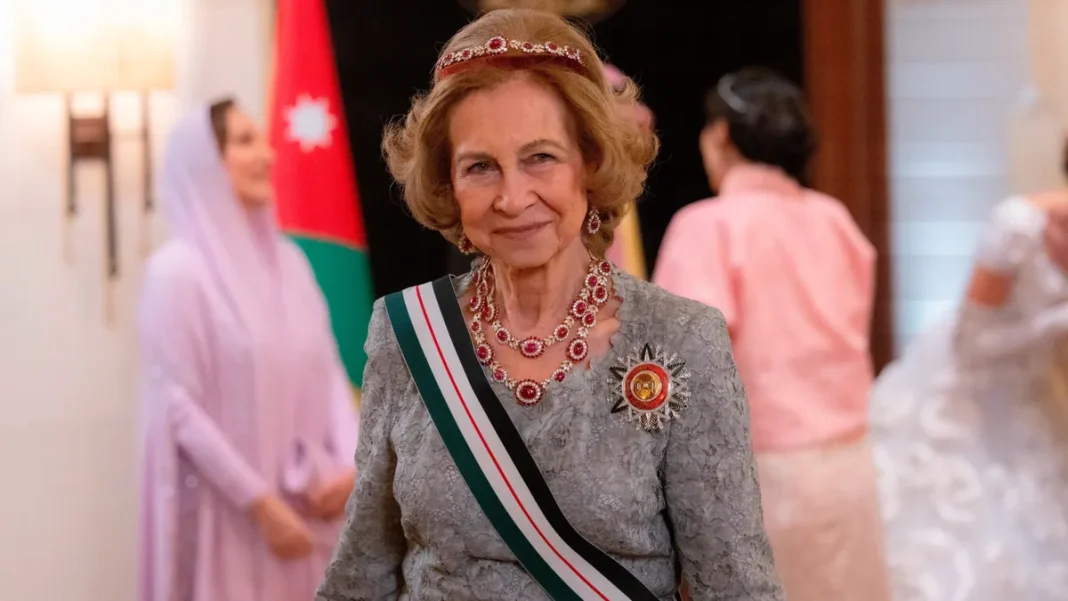 El cantante al que la reina Sofía hizo la cobra lo cuenta todo