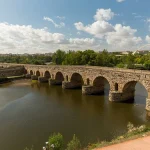 El legendario puente romano de Mérida que desafía las crecidas del Guadiana y asombra por su resistencia histórica