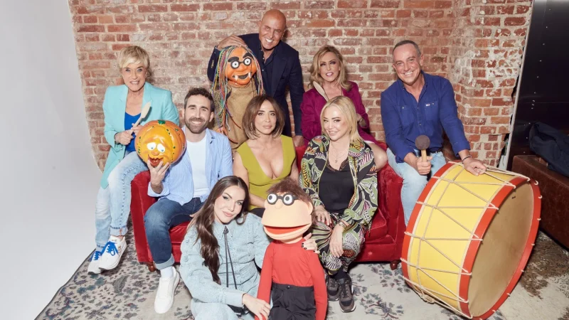 El flojo estreno de 'La familia de la tele' otorga vida a Jorge Javier y 'Tardear' 1 Merca2.es La familia Merca2.es