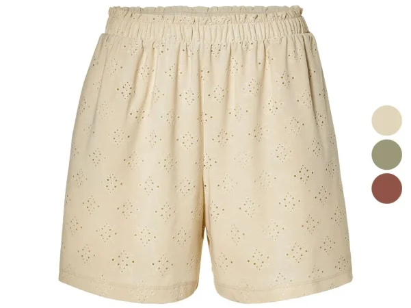 3. Bermuda calada: elegancia de verano a buen precio