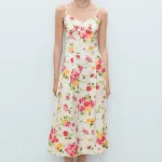 Mango recibe el verano con estos vestidos floreados que te van a enamorar seguro