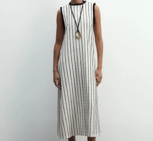 8. Vestido suelto de rayas verticales – 25,99 €