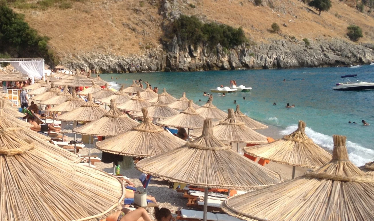 Así es el paraíso europeo que compite con las Maldivas y todavía no ha sido invadido por turistas que debes visitar este verano