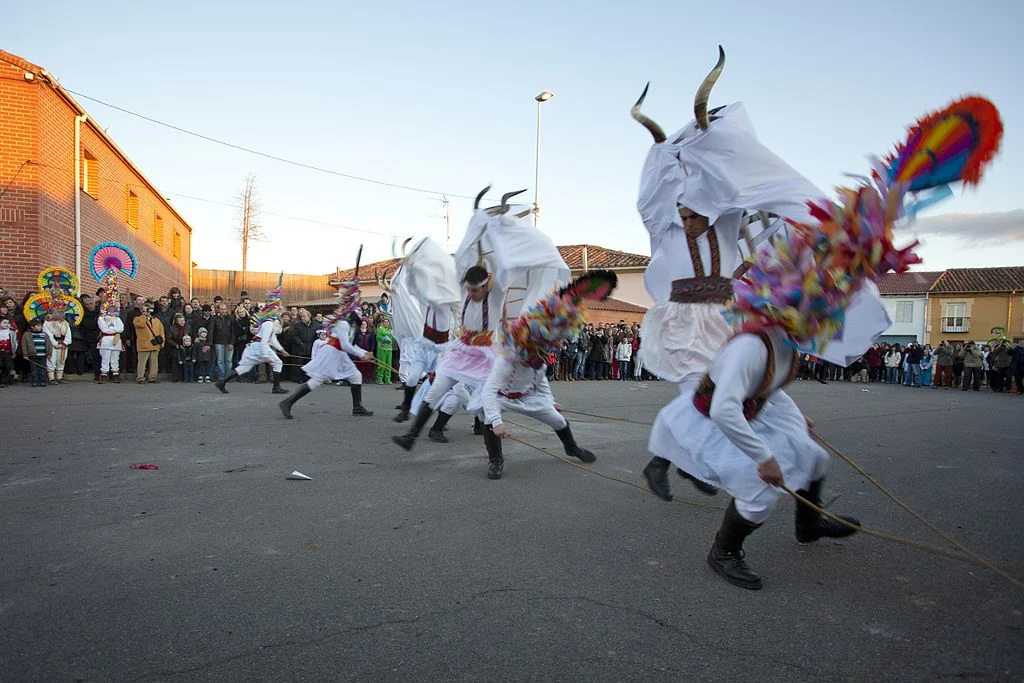 Descubre el pueblo leonés que conserva la tradición única de los antruejos y un carnaval pagano declarado Patrimonio Inmaterial por la UNESCO
