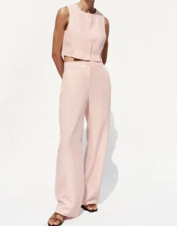 3. Conjunto rosa: sutil, femenino y actual