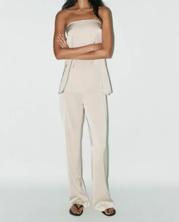 6. Conjunto satinado minimal: la belleza está en la sencillez