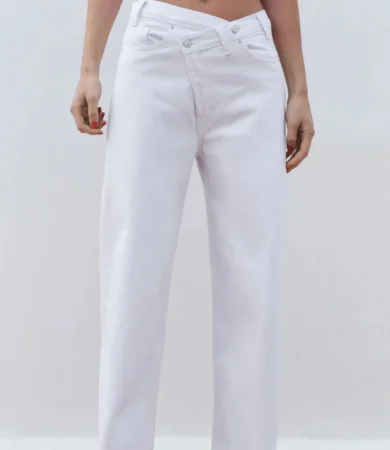 Zara busca que te estilices con su nueva colección de pantalones blancos 11 Merca2.es ¿Por qué Zara es la opción perfecta para tus pantalones blancos?