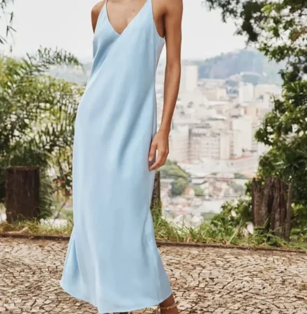 1. Vestido midi satinado exclusivo de Zara (39,95€) – REF: 3393/399/403