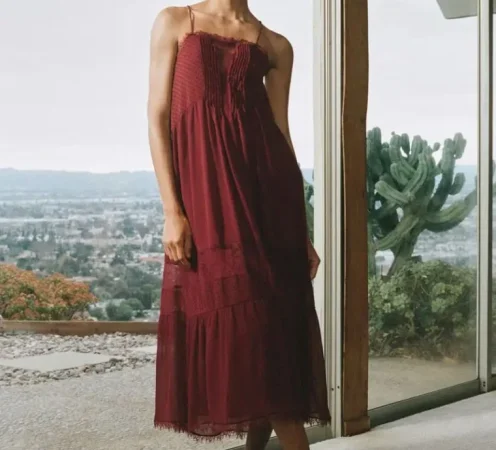5. Vestido con encaje burdeos (45,95€) – REF: 5029/069/681