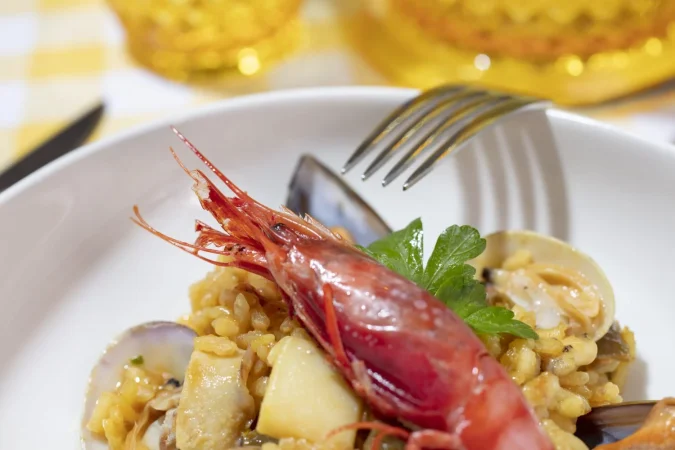 Arroz caldoso con bogavante o carabineros: Un verdadero manjar del mar 4 Merca2.es de cerca la deliciosa comida espanola Merca2.es